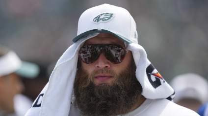 Eagles Get Injury Update on Key Offensive Lineman After Leaving Rams Game