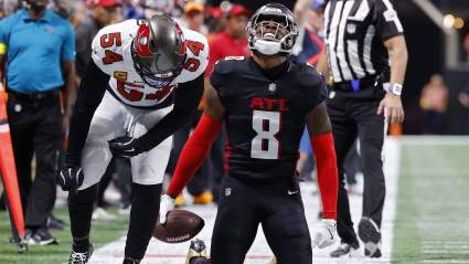 Buccaneers LB Lavonte David Calls Out SirVocea Dennis After Win Over Falcons