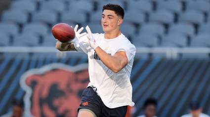 How Colston Loveland and Rest of 2025 Draft Picks Performed in Bears Season Opener