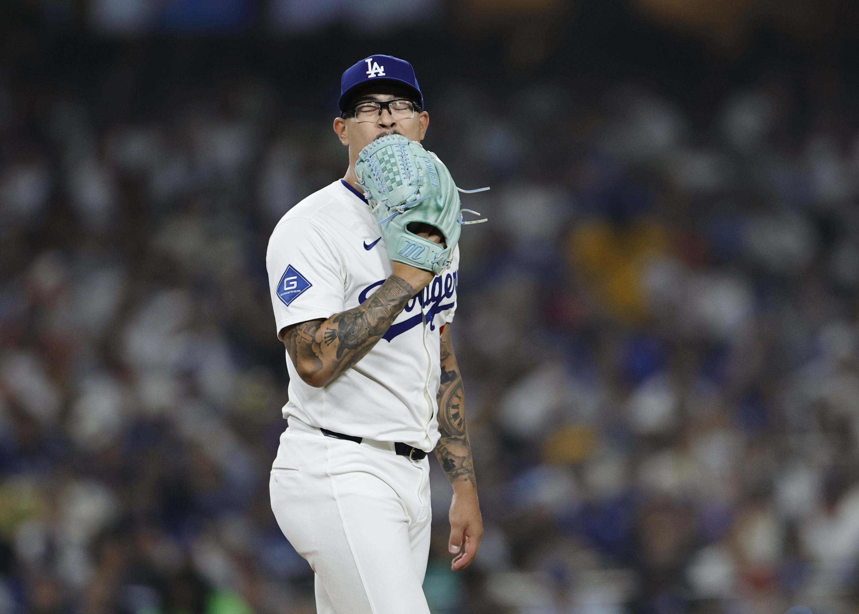 Dodgers' Dave Roberts Sends Strong Message on Bullpen