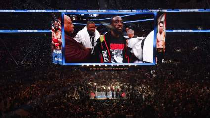 Crawford vs. Canelo Draws 41.4 Million Viewers, Most This Century for Title Fight