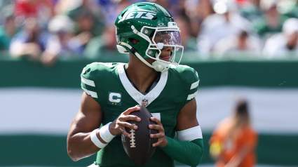 Pro Bowl QB Will Face Buccaneers After Surprise Lineup Move