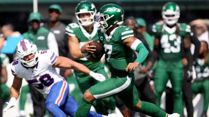 Jets Make Justin Fields Injury Announcement Ahead of Bucs Game