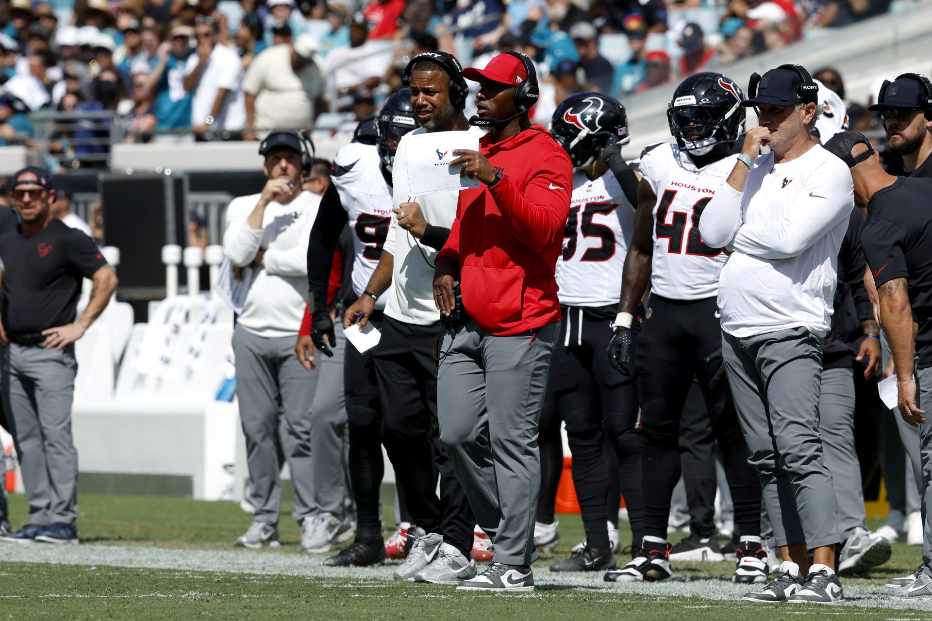 Texans Coach DeMeco Ryans Sends Clear Message on Interaction With Refs