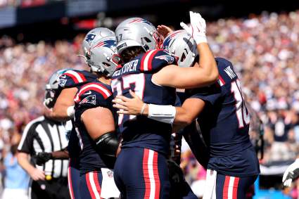 Drake Maye Hosts Patriots’ O-Line At Home For Thursday Dinner