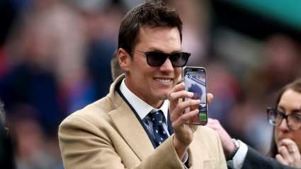 Tom Brady Could Announce Football Comeback Monday, Fans Believe