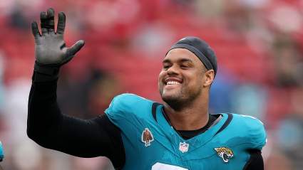 Former 49ers Star Sends Heartfelt Message To San Francisco Coach With T-Shirt