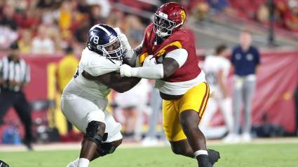 USC Football Star Compares Teammate To Mark Henry After Viral Touchdown