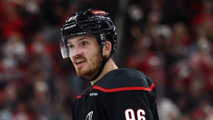 Blackhawks Could Speed up Rebuild with UFA Center