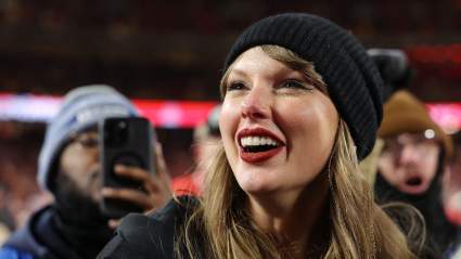 Taylor Swift Gets Surprise Tribute From Travis Kelce at Chiefs Game