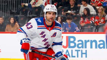Insider Gives Rangers Veteran Forward Good News Depite Coach’s Comments