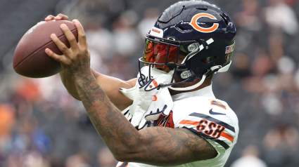 Bears Star WR Leaves in Ambulance After Win Over Commanders: Report