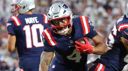 Patriots RB Walks Off in Tears, Quickly Ruled Out With Knee Injury