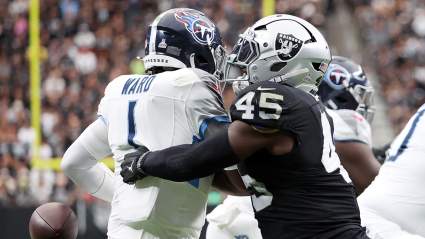Raiders LB Devin White Has Strong Words for Cam Ward