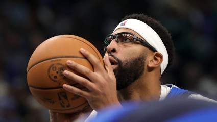 Mavericks Star Anthony Davis’ Status for Mexico Game Revealed