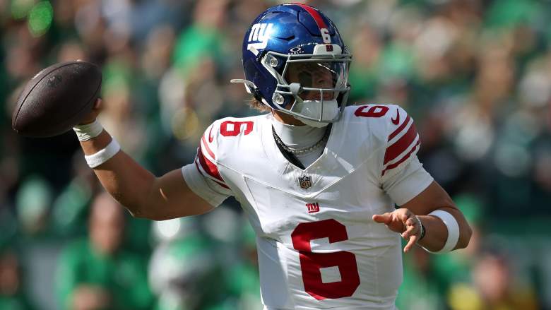 Giants' Jaxson Dart wins rookie of the month ahead of Week 9.