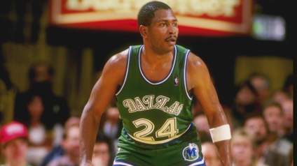 Another Mavericks’ Legend Gets His Jersey in the Rafters