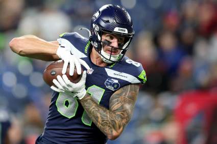 Seahawks Release and Re-Sign Veteran Tight End Eric Saubert