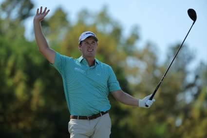 Alligator Keeps Close Eye on PGA Player Vince Whaley