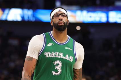 Anthony Davis Exits vs. Pacers; Mavs Turn To Depleted Front Court