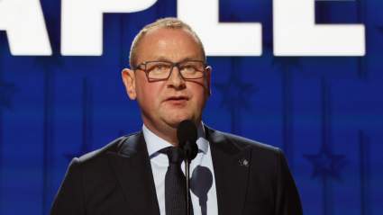 Maple Leafs Urged to Move on From Veteran Defenseman Amid Struggles