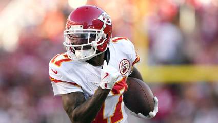 Bills Sign Long-Time Chiefs Playmaker, Super Bowl Champ for Stretch Run