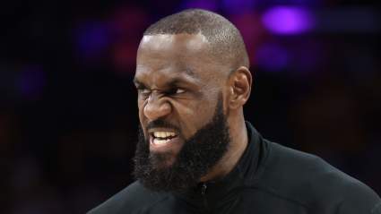 LeBron James Fighting to Make Season Debut for Lakers