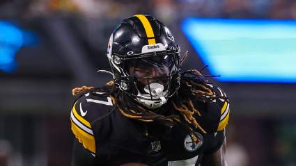 Steelers Bring Back Veteran Playmaker Days After Release