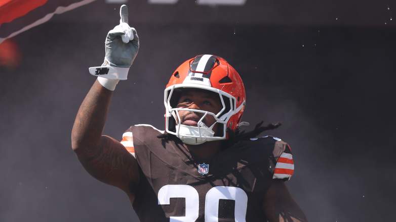 CLEVELAND, OHIO - SEPTEMBER 07: Devin Bush #30 of the Cleveland Browns takes the field to play the Cincinnati Bengals at Huntington Bank Field on September 07, 2025 in Cleveland, Ohio. (Photo by Gregory Shamus/Getty Images)