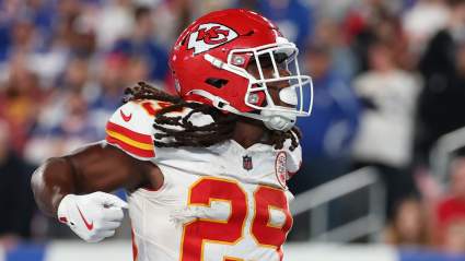 Chiefs Gush Over ‘Warrior’ Kareem Hunt Turning Back the Clock