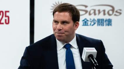 Mavericks Face Decision as Lakers Target Key Defensive Starter