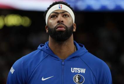 Anthony Davis Has Surprising Reaction to Mavericks Trade Rumors