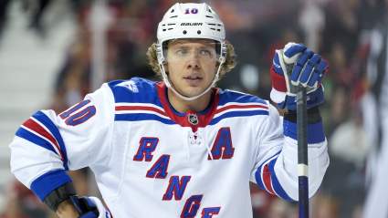 Rangers Send Superstar Forward South in Trade Pitch