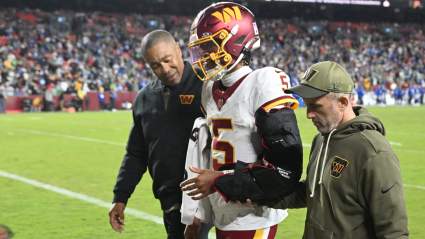 Commanders QB Jayden Daniels Suffers Gruesome SNF Injury