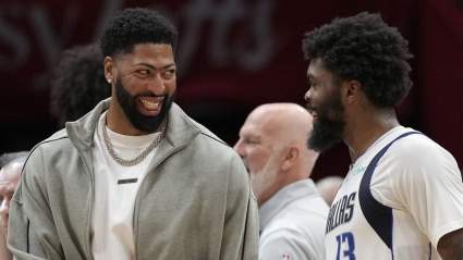 Mavericks Star Anthony Davis Draws Trade Interest From Familiar Team