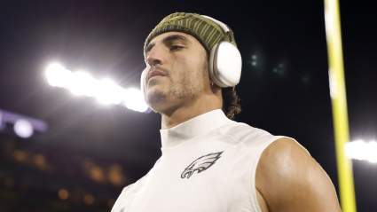 Bears Perfect Landing Spot for Projected $80 Million Edge-Rusher