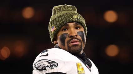 Eagles Re-Sign Veteran DE & Release DB Before Lions Game