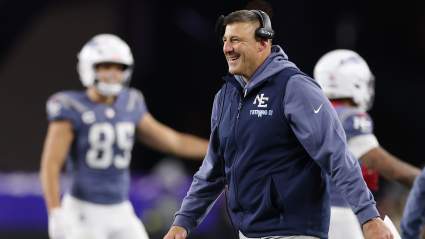 Mike Vrabel Sends Fiery Message to Patriots Ahead Of Bills Showdown