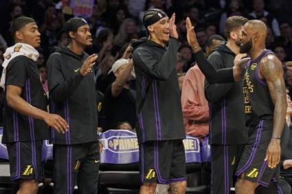 Lakers Get Amazing Thanksgiving News Ahead of Mavericks Clash