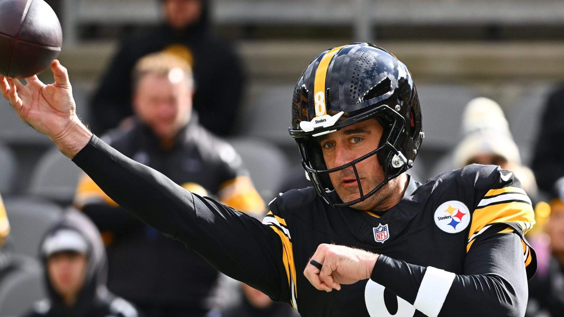 Aaron Rodgers Injury: Insider Has Hopeful Update on Steelers QB