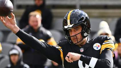 Aaron Rodgers Wrist Injury: Insider Drops Hopeful Update on Steelers QB