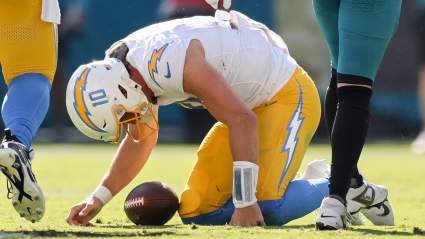 Los Angeles Chargers Bench Newly Acquired Player Mid-Game