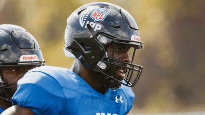 Jets Sign Ex-Rugby Star, Lose OL to New Injury Before Falcons Game