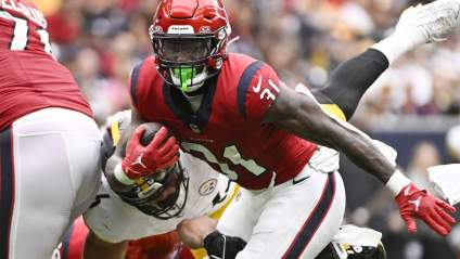 Eagles Sign 1,100-Yard Running Back Away From AFC Rival