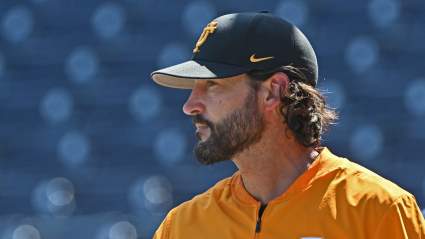 Giants Coach may use Connections to Sign Future Hall of Famer