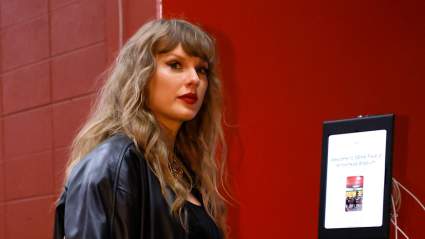 Taylor Swift Draws Attention for What She Did at Chiefs Christmas Game