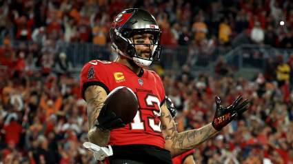 49ers’ Mike Evans Reveals Which Jersey Number He Will Wear with Team