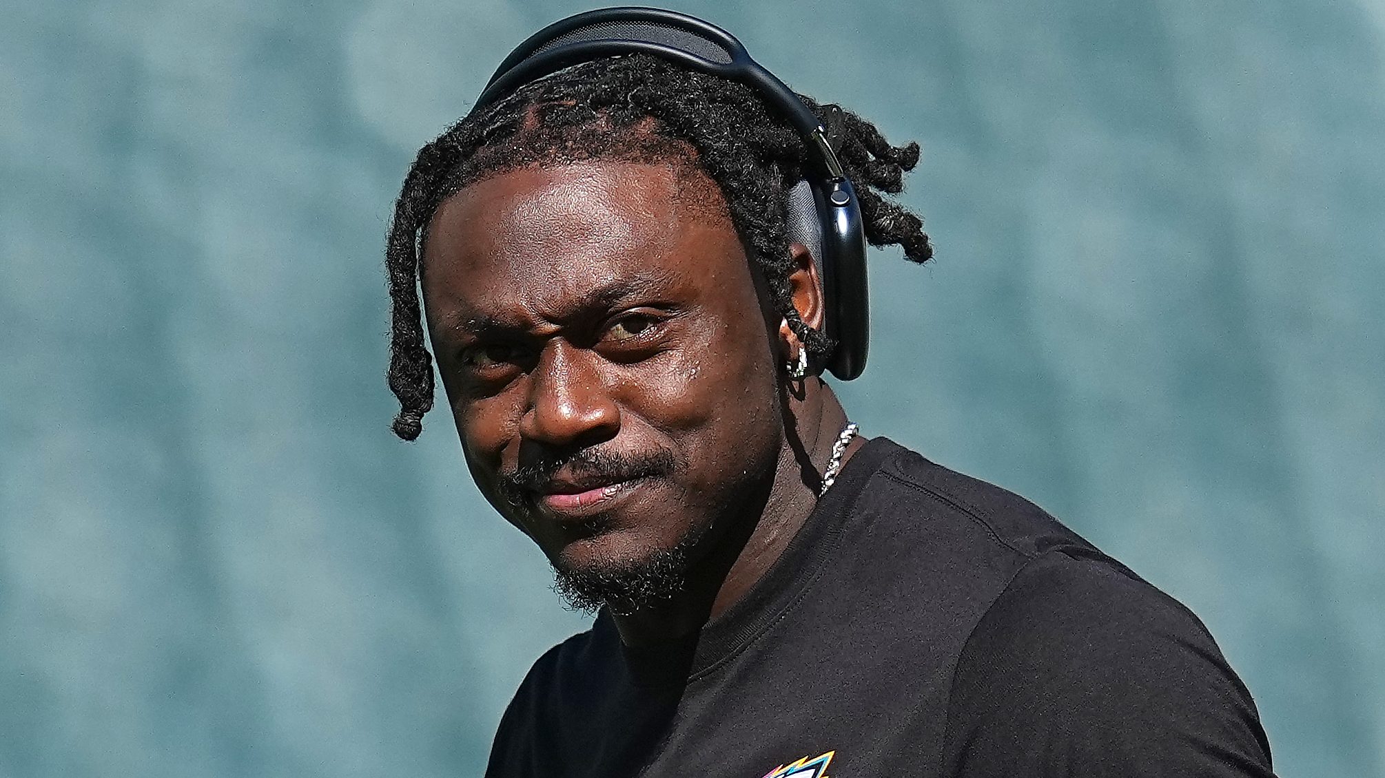 Shedeur Sanders linked to Browns blockbuster trade idea worth M, analysis ahead.