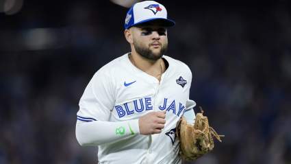 Blue Jays Star Bo Bichette Gets Major Update Amid Quiet Free Agency