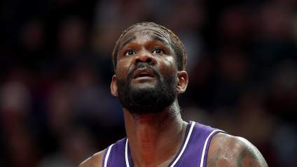 Legend Says DeAndre Ayton Is Viewed As A Locker Room Cancer